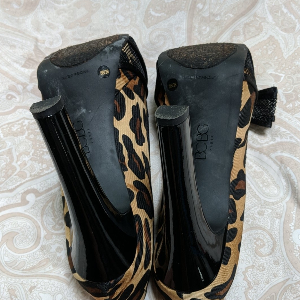 BCBG Paris leopard print pumps - Picture 5 of 5